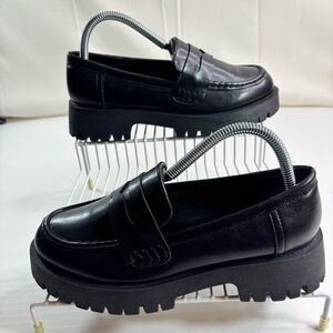 Bamboo‎ Hutch 24 Platform Loafers Women’s Black 7/37 Lug Sole Chunky Heel Shoes